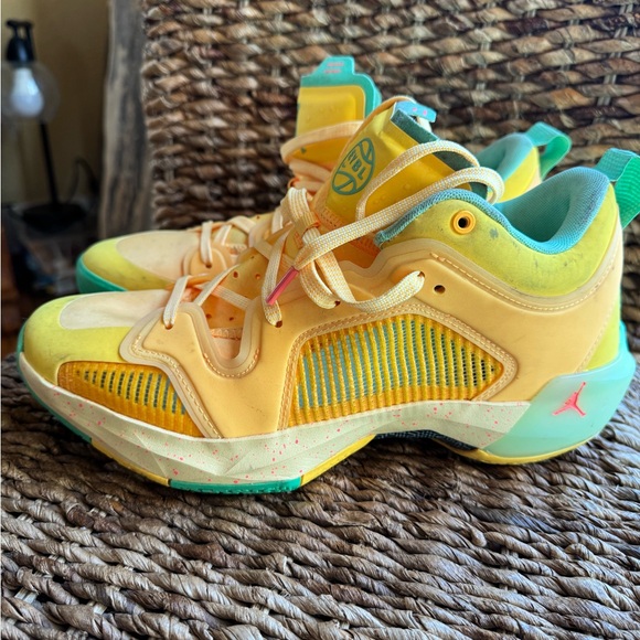 Jordan Athletic Shoes in Yellow and Teal - Picture 3 of 5
